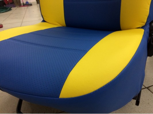 Авточехлы на Renault Logan