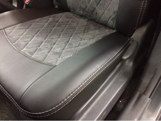 Авточехлы на Toyota Yaris