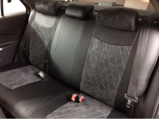 Авточехлы на Toyota Yaris