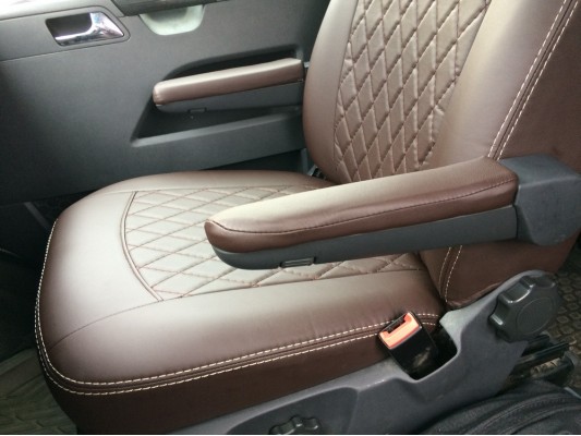 Авточехлы на Volkswagen Caravelle T5