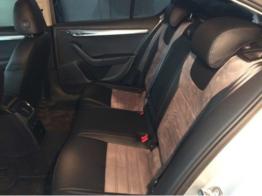 Каркасные авточехлы на Skoda Octavia A7 FL